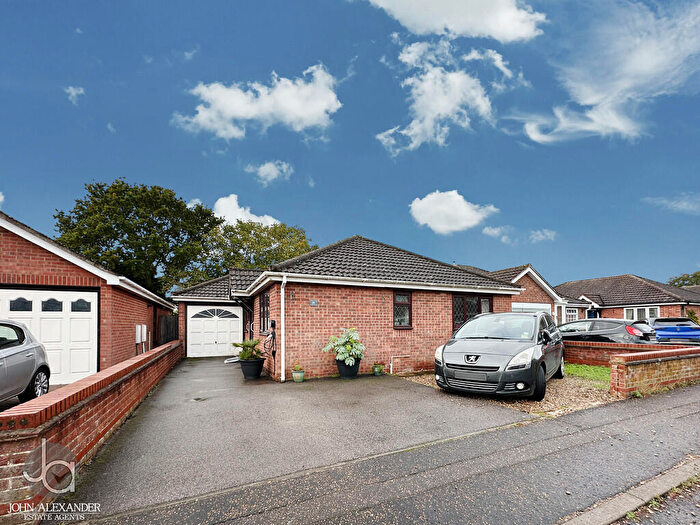 3 Bedroom Detached Bungalow For Sale In Cornflower Close, Stanway, CO3