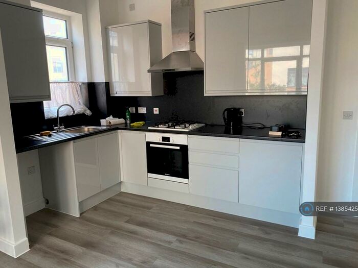 2 Bedroom Flat To Rent In Ashland, Milton Keynes, MK6