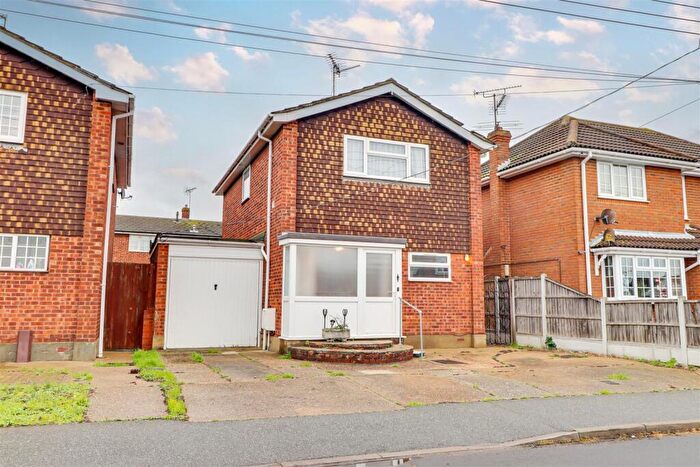 3 Bedroom Detached House For Sale In Waarden Road, Canvey Island, SS8