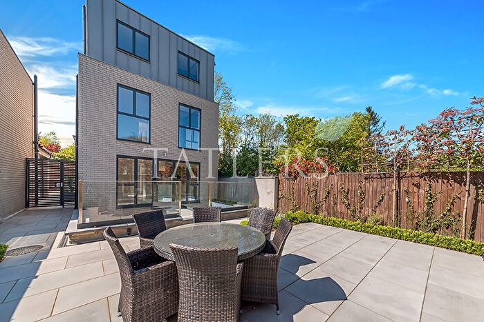 6 Bedroom Detached House To Rent In Yewtree Close, Alexandra Park Road, London, N22