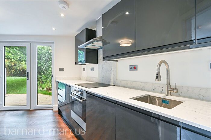 1 Bedroom Maisonette For Sale In Barnlea Close, Feltham, TW13