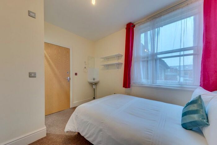 4 Bedroom Flat To Rent In St. Johns Hospital, Northgate, Canterbury, CT1