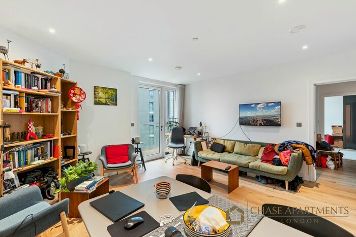 2 Bedroom Flat To Rent In Sovereign Court, Hammersmith, W6