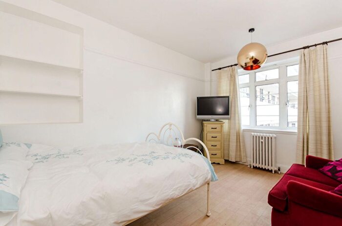 Studio To Rent In Redcliffe Close, Earls Court, London, SW5