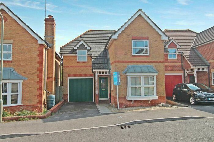 3 Bedroom Detached House To Rent In Valerian Avenue, Titchfield Park, PO15