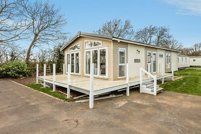 2 Bedroom Park Home For Sale In Manor House, Church Laneham, Retford, DN22