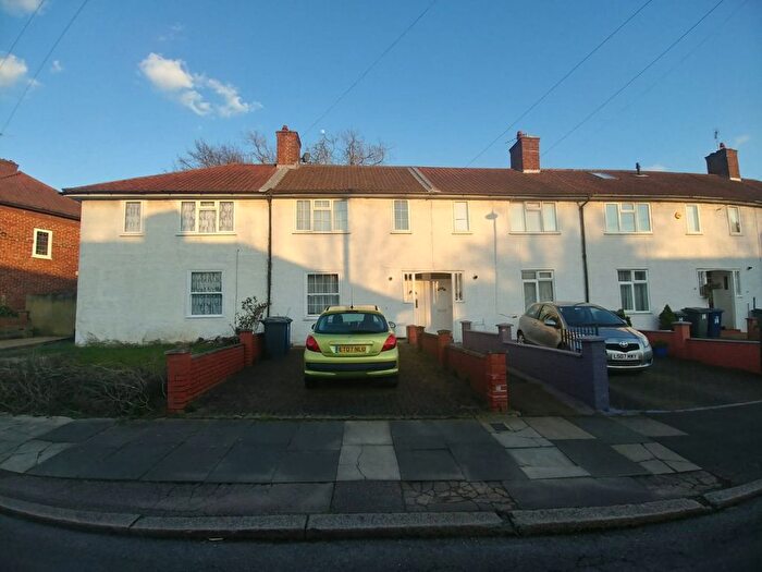 5 Bedroom Terraced House For Sale In Banstock Road, Edgware, Barnet, HA8