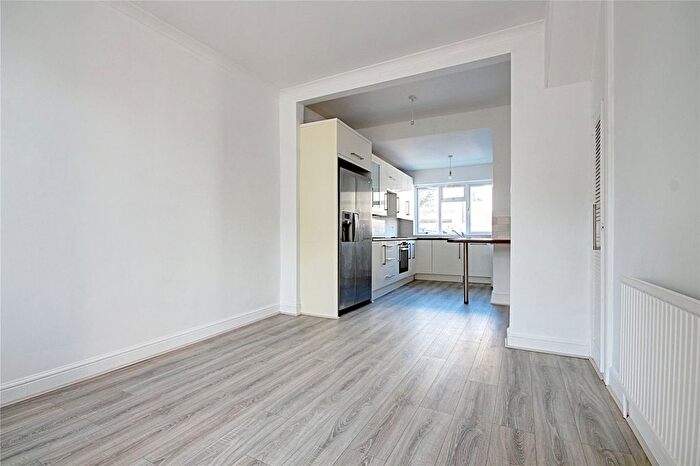 3 Bedroom Detached House To Rent In Main Avenue, Enfield, Middlesex, EN1