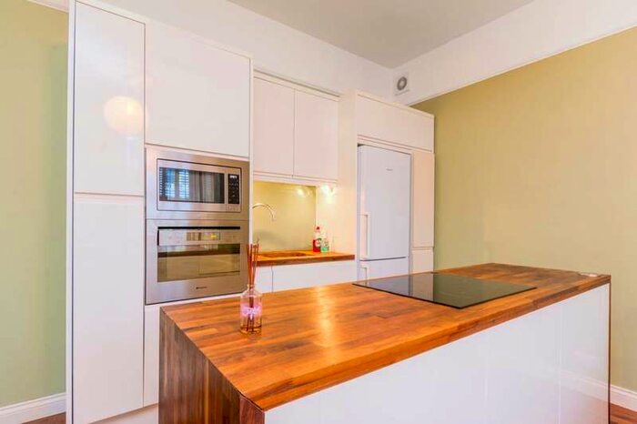 3 Bedroom Flat To Rent In Grove Park Gardens, Grove Park, W4