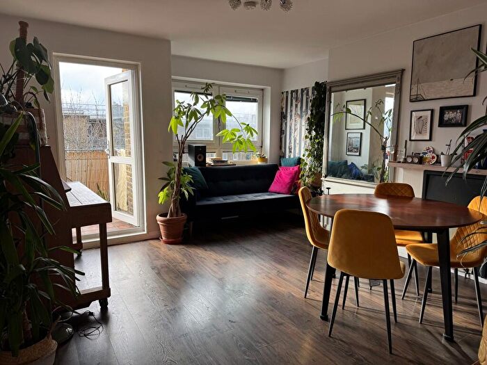 1 Bedroom Apartment For Sale In Grove Street, Deptford, SE8