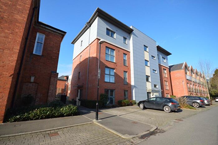 2 Bedroom Flat To Rent In Longley Road, Chichester, PO19