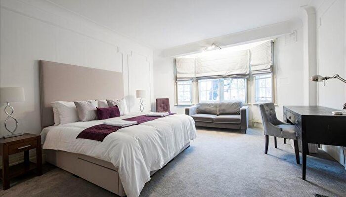 5 Bedroom Apartment To Rent In Strathmore Court, Park Road, NW8
