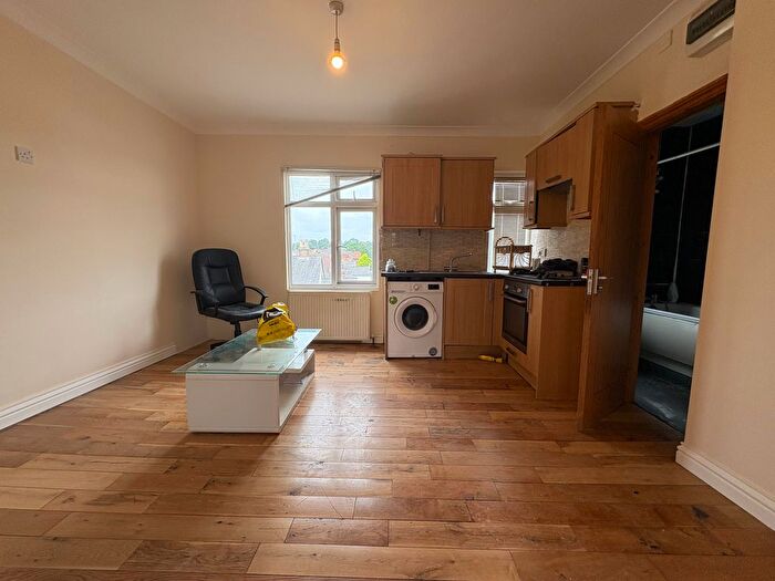 1 Bedroom Flat To Rent In Plantagenet Road, Barnet, EN5