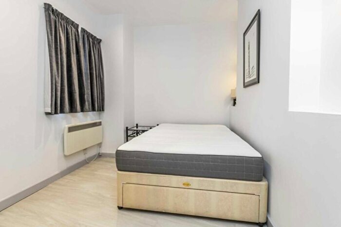 1 Bedroom Flat To Rent In Bishopsgate, Liverpool Street, EC2M