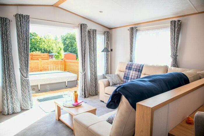 3 Bedroom Lodge For Sale In Chudleigh, Newton Abbot, TQ13