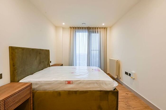 2 Bedroom Flat To Rent In Selbourne Road, Walthamstow, E17