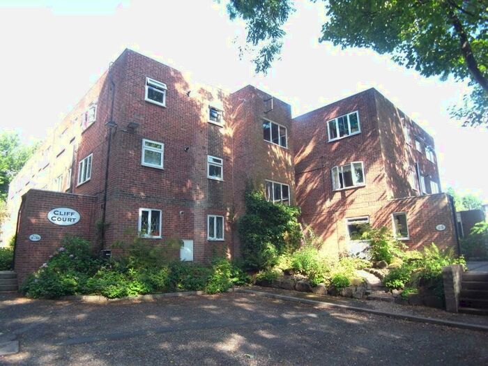 1 Bedroom Flat To Rent In Cliff Road, Leeds, West Yorkshire, Uk, LS6