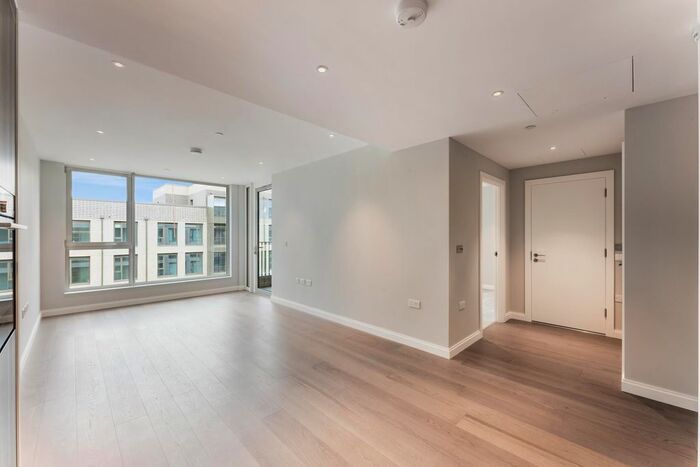 2 Bedroom Flat To Rent In Phoenix Court, Oval Village, London, SE11