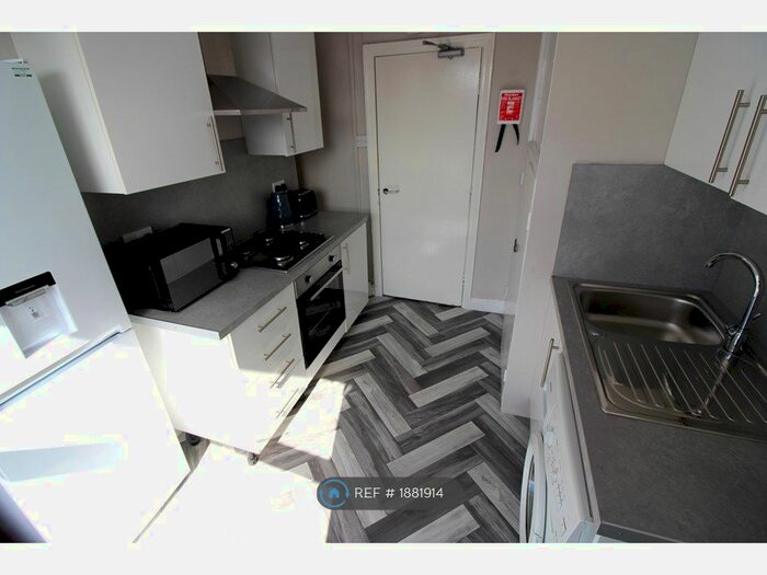 2 Bedroom Flat To Rent In Ramilies Road, Liverpool, L18