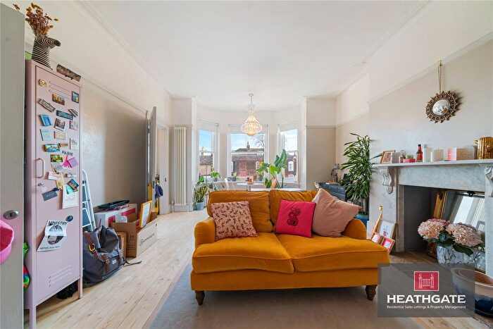 1 Bedroom Flat For Sale In Cannon Place, London, NW3