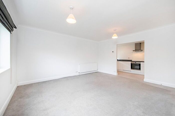 2 Bedroom Property To Rent In Capel Lodge, Kew Road, TW9