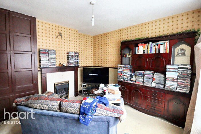 1 Bedroom Flat For Sale In Loxton Square, Bristol, BS14