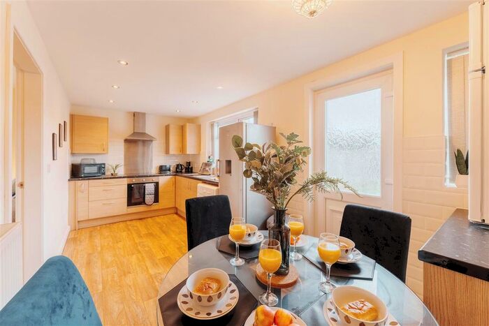 3 Bedroom Semi-Detached House To Rent In Armley Ridge Road, Armley, Leeds, LS12