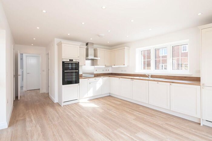 4 Bedroom Detached House For Sale In Pintail Drive, Chichester, PO20