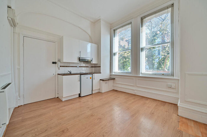 Apartment To Rent In Lindfield Gardens, Hampstead, London, NW3