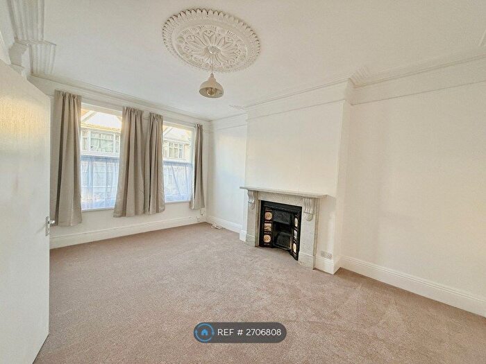 1 Bedroom Flat To Rent In Mount Gould Road, Plymouth, PL4