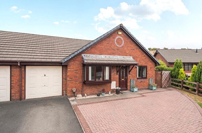 3 Bedroom Bungalow For Sale In Oakridge Drive, Llandrindod Wells, Powys, LD1