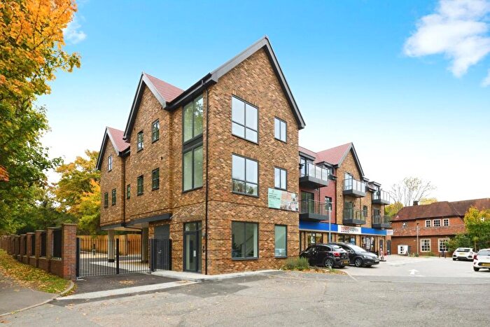 1 Bedroom Flat For Sale In Outwood Lane, Chipstead, Coulsdon, Surrey, CR5