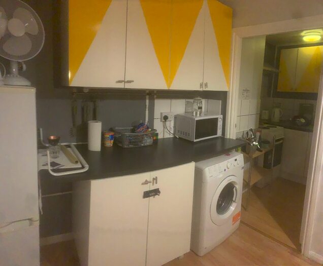 4 Bedroom Flat To Rent In Hanbury Street, Aldgate East/Brick Lane, E1