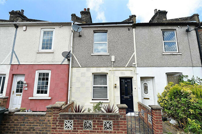 3 Bedroom Terraced House To Rent In Charles Street, Greenhithe, DA9