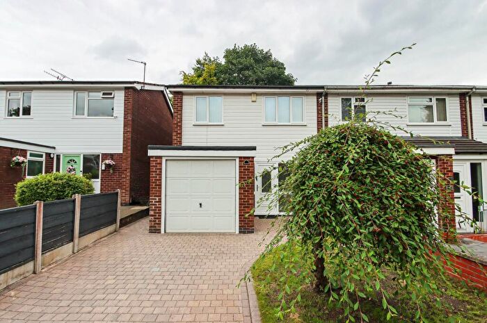 3 Bedroom Town House To Rent In Lesley Road, Stretford, Manchester, M32