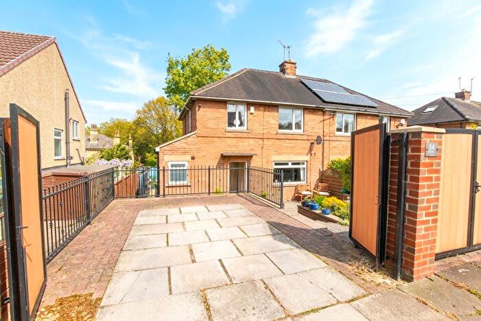 3 Bedroom Semi Detached House For Sale In Orchard Grove, Bradford, BD10