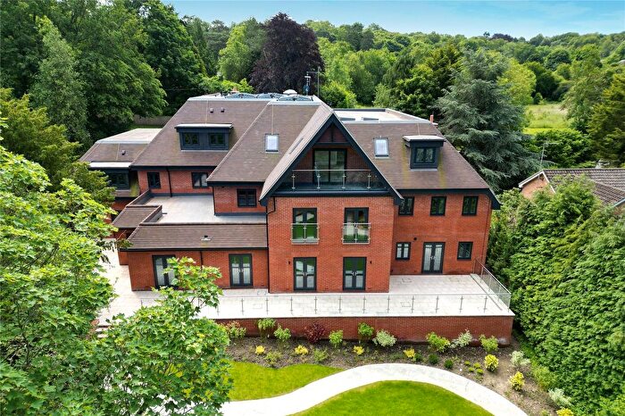2 Bedroom Flat For Sale In Green Hedges, Westerham Road, Oxted, Surrey, RH8