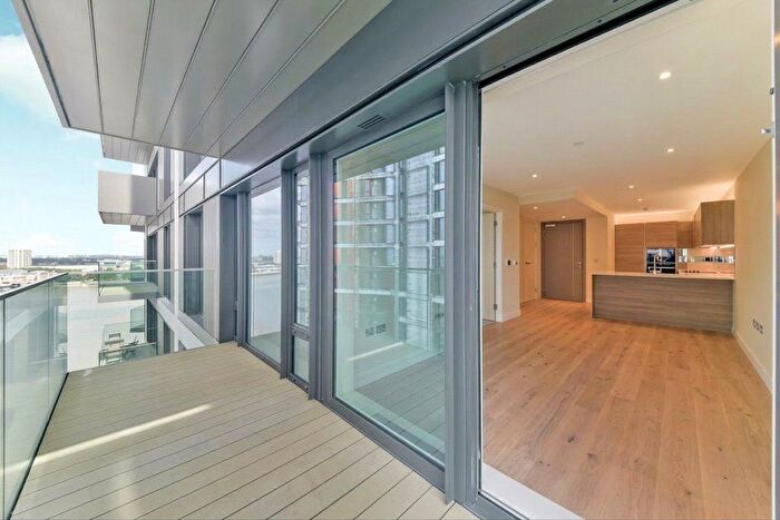 2 Bedroom Flat To Rent In Duke Of Wellington Avenue, Deveraux House, Royal Arsenal, SE18