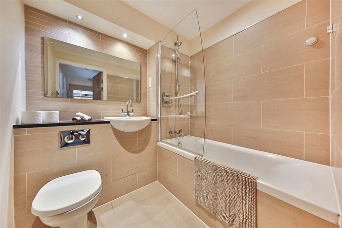 2 Bedroom Flat For Sale In Hall View, Bradbury Place, Chatsworth Road, Chesterfield, S40