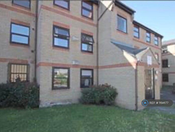 1 Bedroom Flat To Rent In Edmeston Close, London, E9