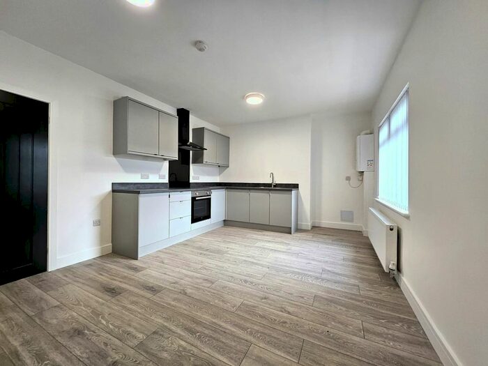 3 Bedroom Terraced House To Rent In Lifford Road, Doncaster, DN2