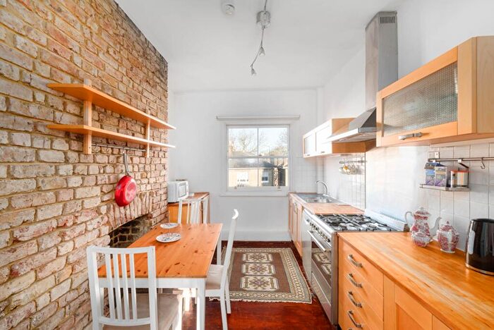 2 Bedroom Flat To Rent In Bennett Park London, SE3