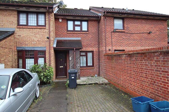 2 Bedroom End Of Terrace House To Rent In Palmer Road, Dagenham, RM8