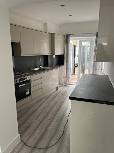 3 Bedroom Terraced House To Rent In Ilford, IG4
