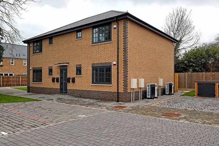 1 Bedroom Flat For Sale In Coxs Yard, Braintree, CM7