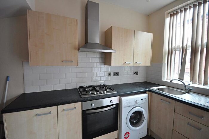 2 Bedroom House To Rent In Harold Place, Hyde Park, Leeds, LS6