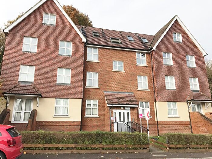 2 Bedroom Penthouse To Rent In Sandcroft Court, Garlands Road, Redhill, Surrey, RH1