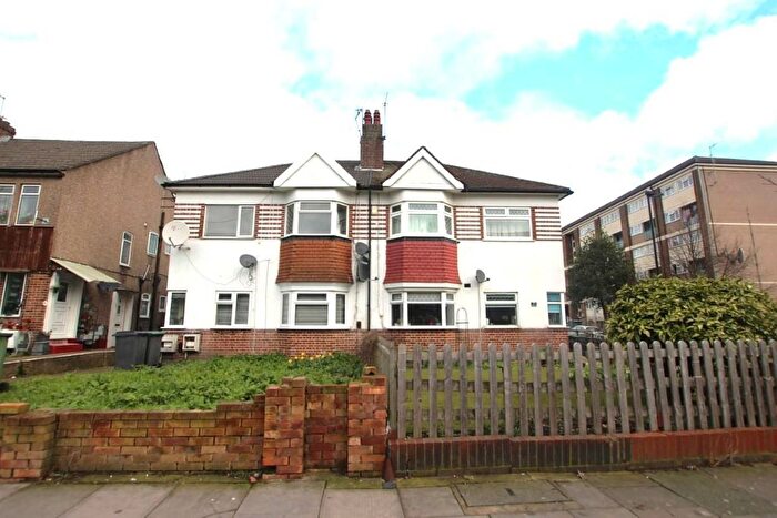 2 Bedroom Flat For Sale In Northumberland Park, Tottenham, London, N17