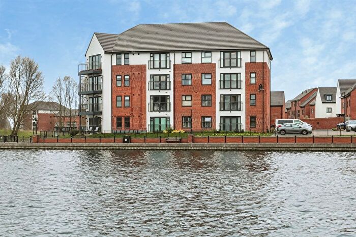 2 Bedroom Flat For Sale In Dove Mews, Lakeside, Doncaster, DN4