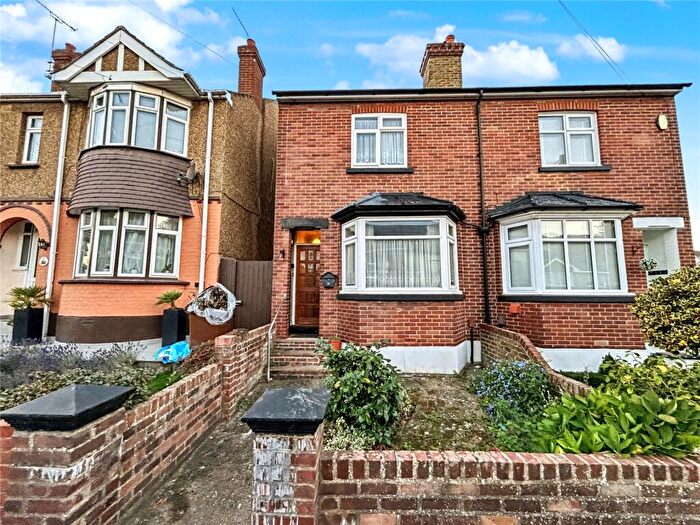 2 Bedroom Semi-Detached House For Sale In Roberts Road, Rainham, Kent, ME8